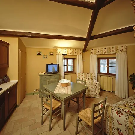 Apartahotel Il Castello Di 3*
