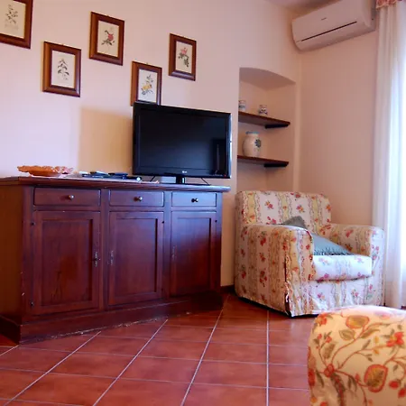 Il Castello Di 公寓式酒店 3*
