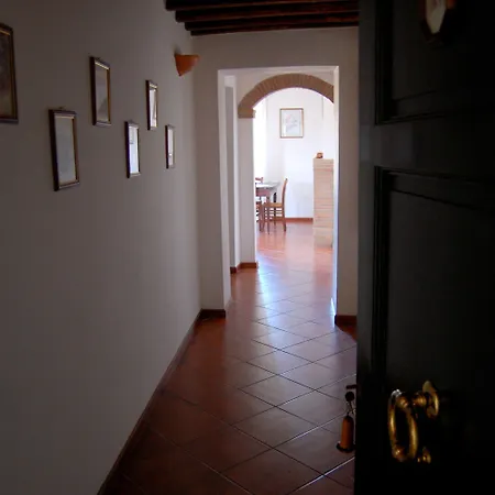 Il Castello Di 公寓式酒店 3*