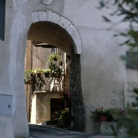 Il Castello Di 公寓式酒店